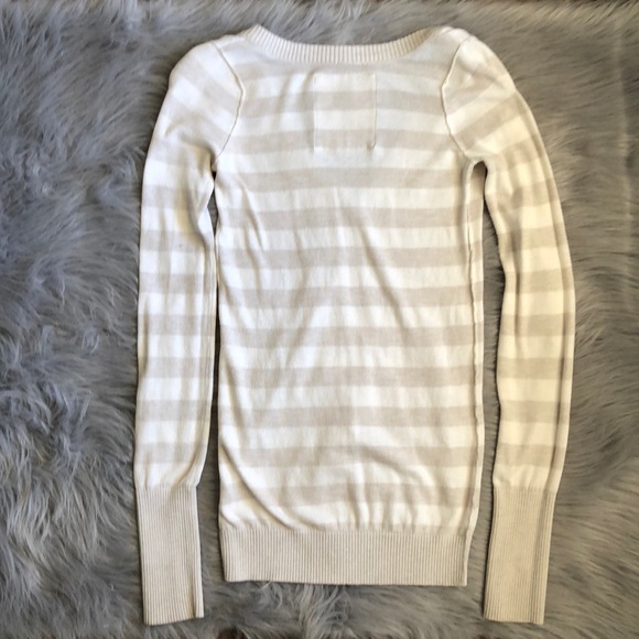 Hollister V Neck Sweater - Picture 4 of 7